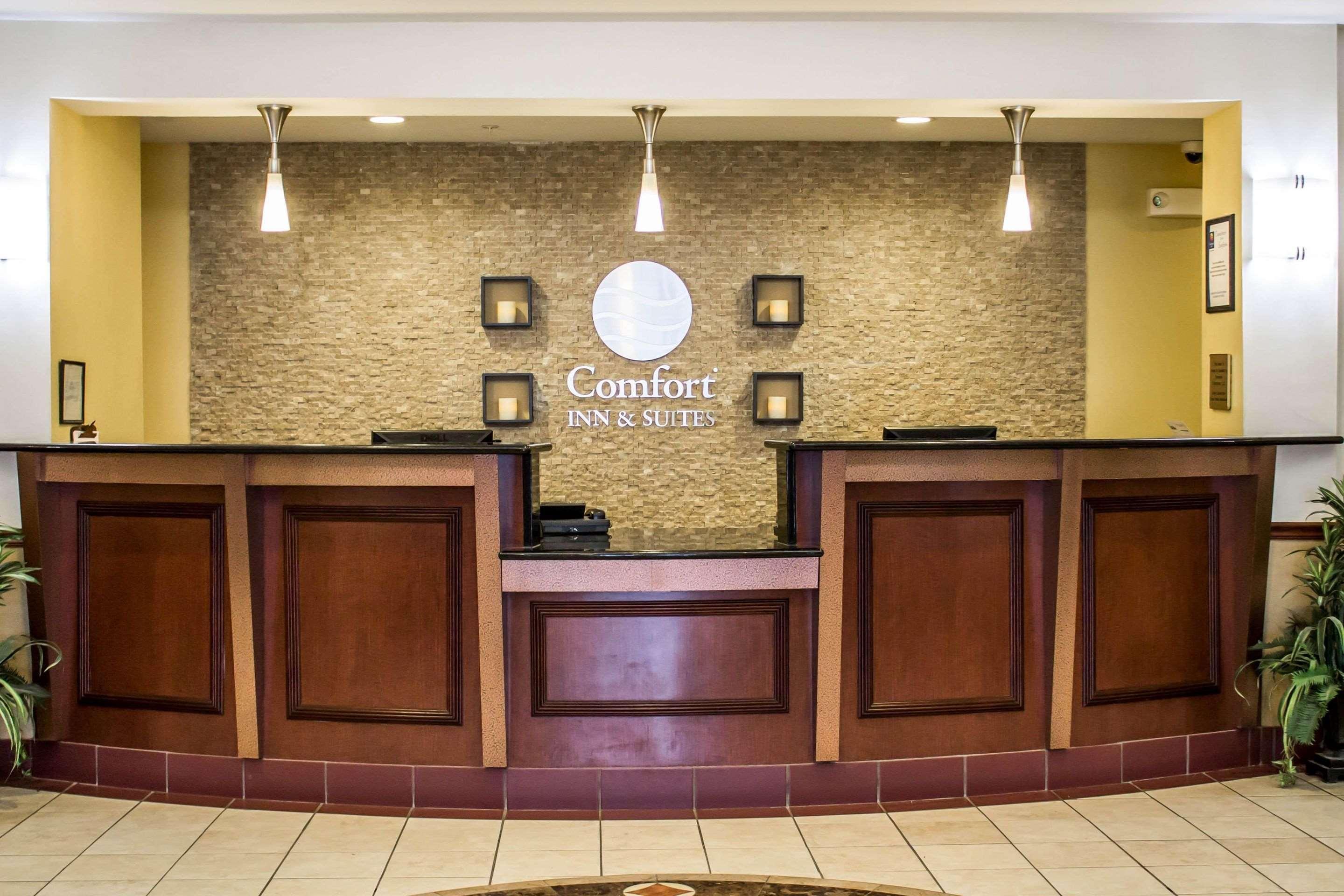 Comfort Inn & Suites Kent - University Area Exteriör bild